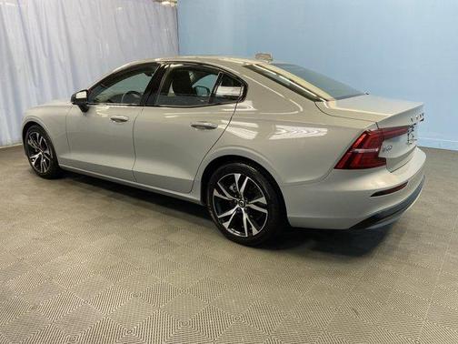 2025 Volvo S60 B5 Core