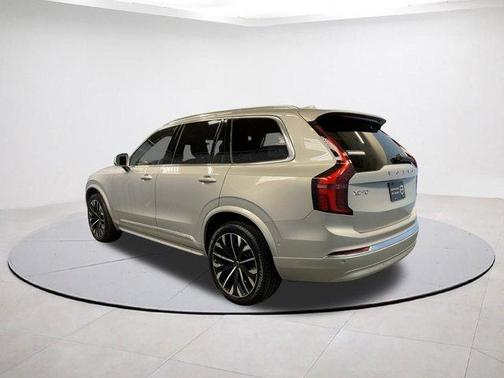2025 Volvo XC90 B6 Plus 7-Seater