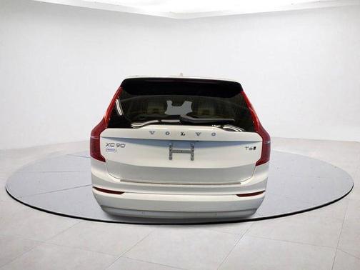 2022 Volvo XC90 T6 Momentum 6 Passenger