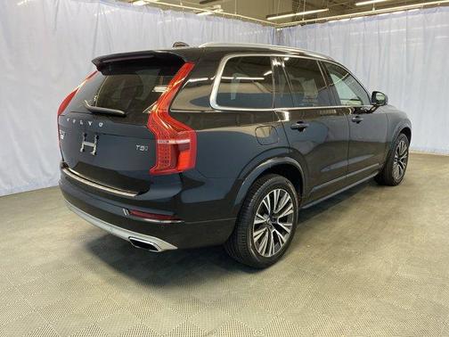 2021 Volvo XC90 T5 Momentum 7 Passenger