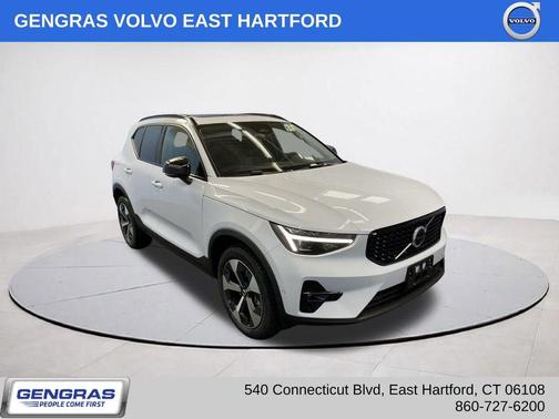 2026 Volvo XC40 B5 Plus