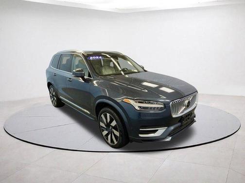 2024 Volvo XC90 Recharge Plug-In Hybrid T8 Plus Bright Theme 7-Seater