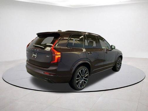 2026 Volvo XC90 B6 Ultra Dark Theme 7-Seater