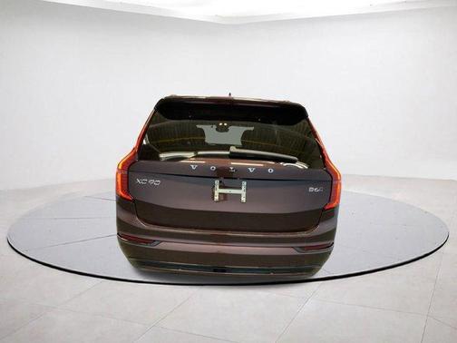 2026 Volvo XC90 B6 Ultra Dark Theme 7-Seater