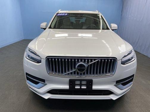 2023 Volvo XC90 B5 Plus