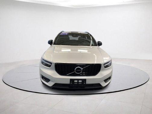 2019 Volvo XC40 T5 R-Design