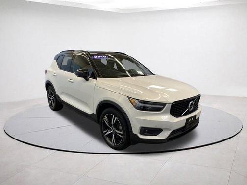 2019 Volvo XC40 T5 R-Design