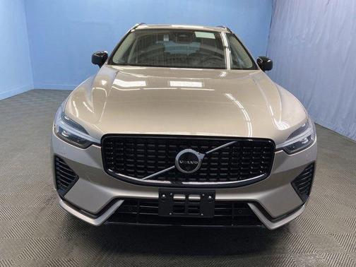 2025 Volvo XC60 Plug-In Hybrid T8 Plus