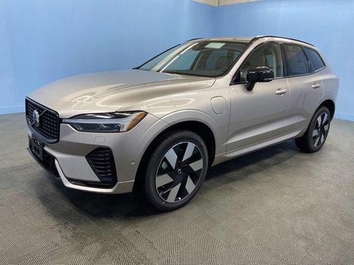 2025 Volvo XC60 Plug-In Hybrid T8 Plus
