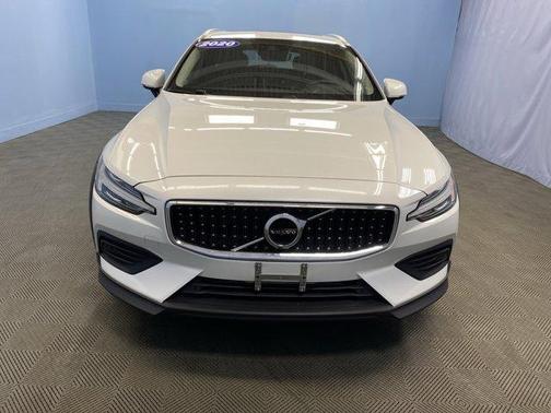 2020 Volvo V60 Cross Country T5