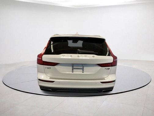 2020 Volvo V60 Cross Country T5