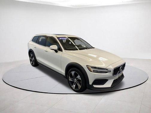 2020 Volvo V60 Cross Country T5