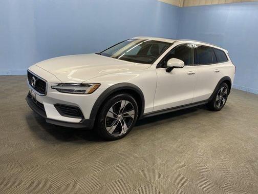 2020 Volvo V60 Cross Country T5