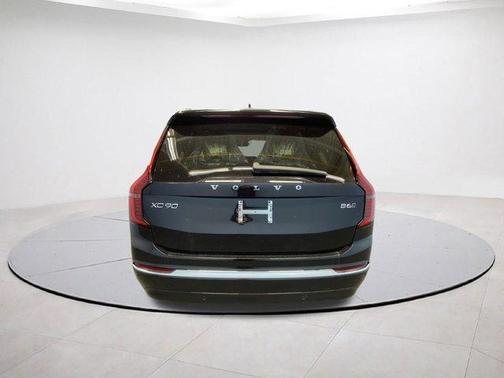 2026 Volvo XC90 B6 Core