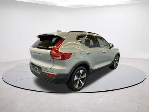 2024 Volvo XC40 