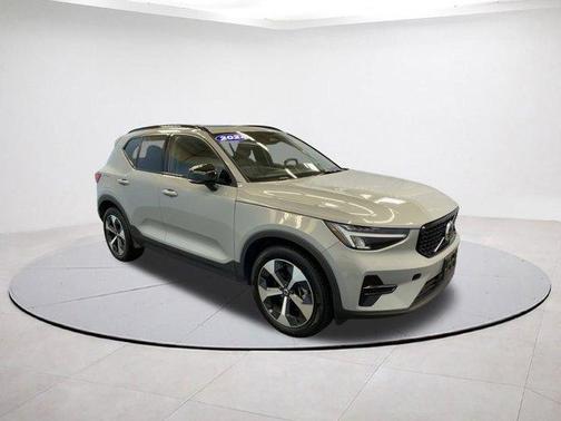 2024 Volvo XC40 