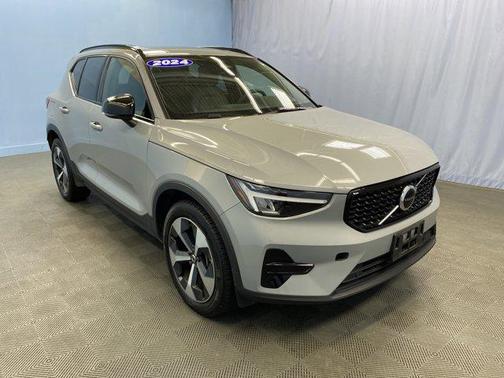 2024 Volvo XC40 