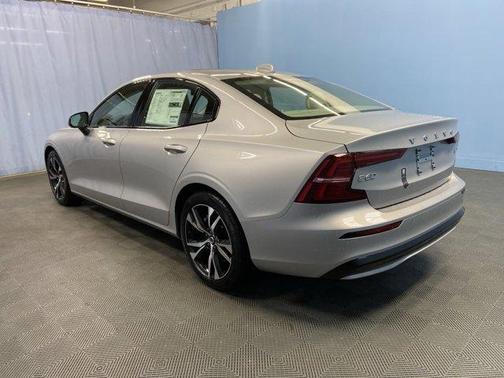 2025 Volvo S60 B5 Core