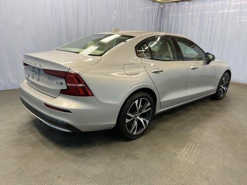 2025 Volvo S60 B5 Core