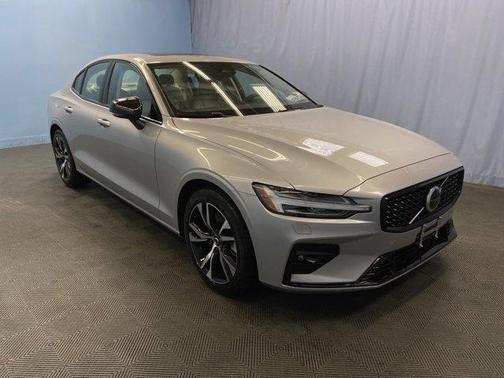 2025 Volvo S60 B5 Core