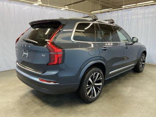 2025 Volvo XC90 B5 Core