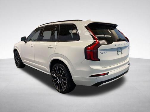 Crystal White Pearl 2026 Volvo XC90 B6 Ultra Dark Theme 7-Seater