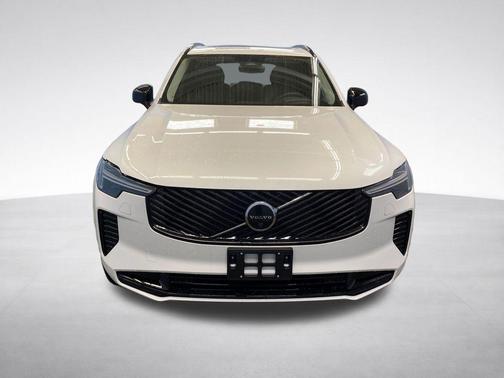 Crystal White Pearl 2026 Volvo XC90 B6 Ultra Dark Theme 7-Seater