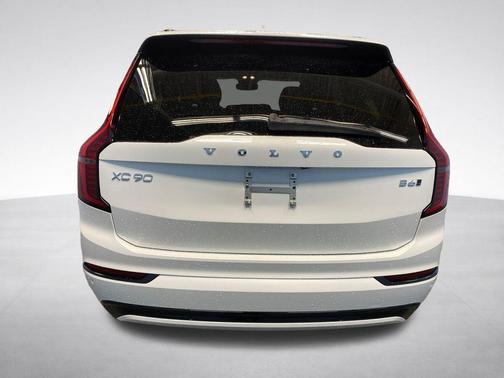 Crystal White Pearl 2026 Volvo XC90 B6 Ultra Dark Theme 7-Seater