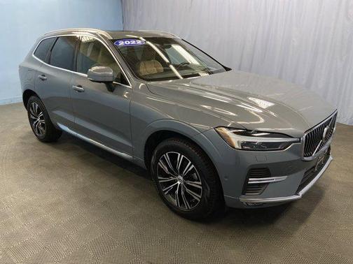 2022 Volvo XC60 B5 Inscription