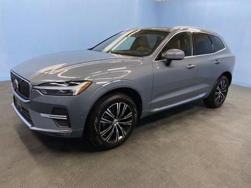2022 Volvo XC60 B5 Inscription