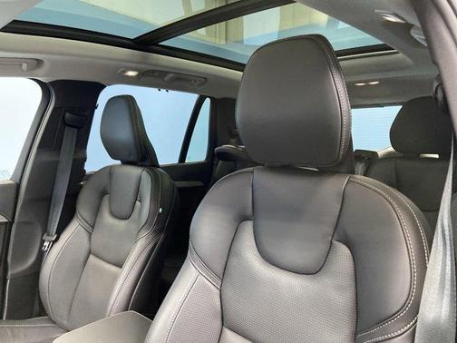 2024 Volvo XC90 B6 Ultimate Bright Theme 7-Seater
