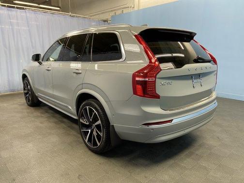 2024 Volvo XC90 B6 Ultimate Bright Theme 7-Seater