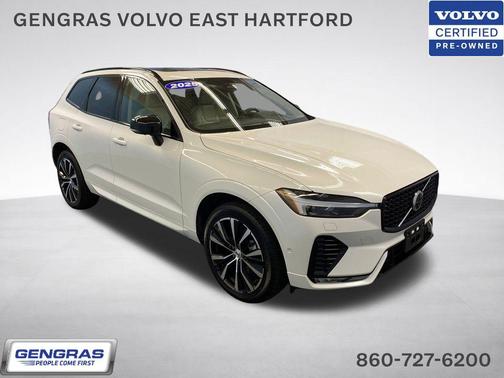 Crystal White Metallic 2025 Volvo XC60 B5 Plus