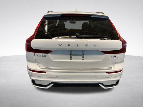 Crystal White 2026 Volvo XC60 Plug-In Hybrid T8 Plus