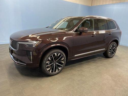 2025 Volvo XC90 B5 Core