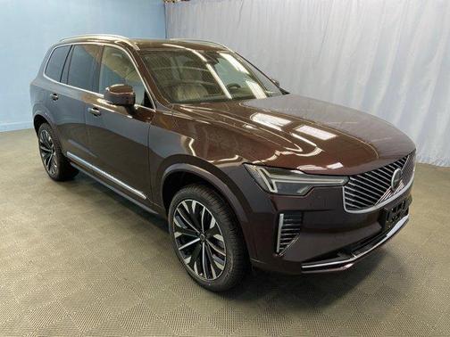 2025 Volvo XC90 B5 Core