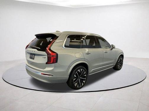 2025 Volvo XC90 B6 Plus 7-Seater