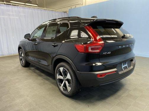 2026 Volvo XC40 B5 Plus