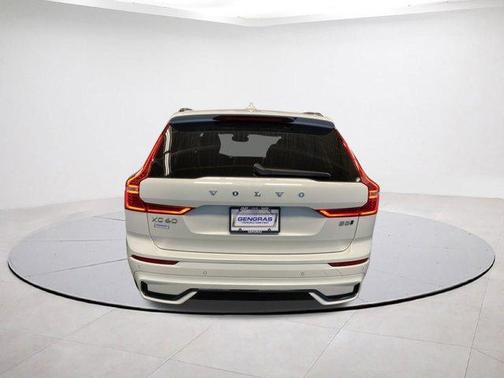 2025 Volvo XC60 B5 Plus