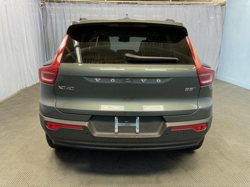 2026 Volvo XC40 B5 Plus
