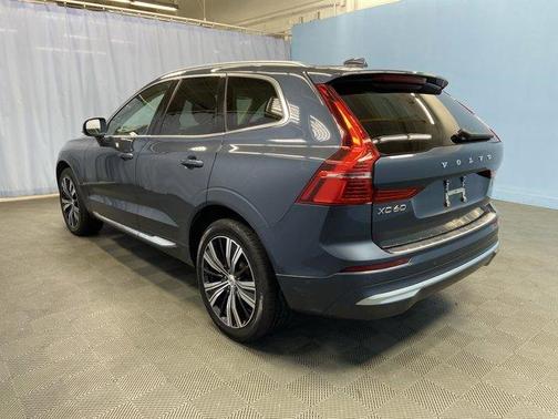 2023 Volvo XC60 B5 Plus Bright Theme