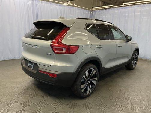 2026 Volvo XC40 ULTRA