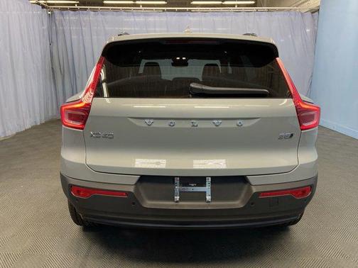 2026 Volvo XC40 ULTRA
