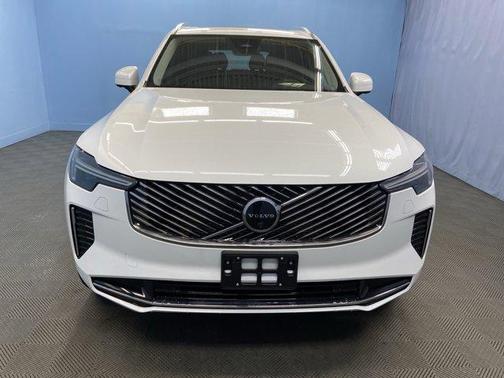 2025 Volvo XC90 B5 Plus 7-Seater