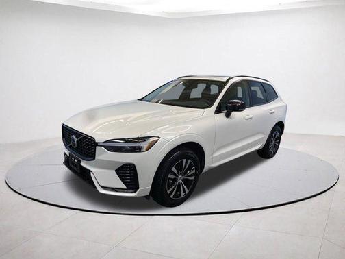 2025 Volvo XC60 B5 Core