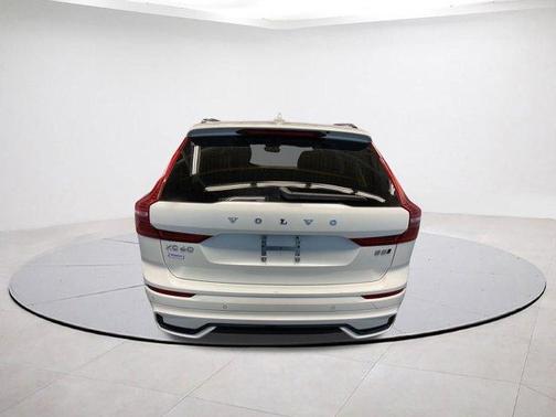 2025 Volvo XC60 B5 Core