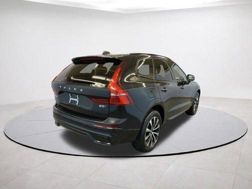2025 Volvo XC60 B5 Core