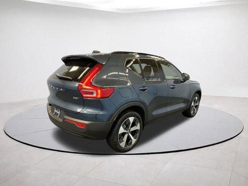 2026 Volvo XC40 B5 Core