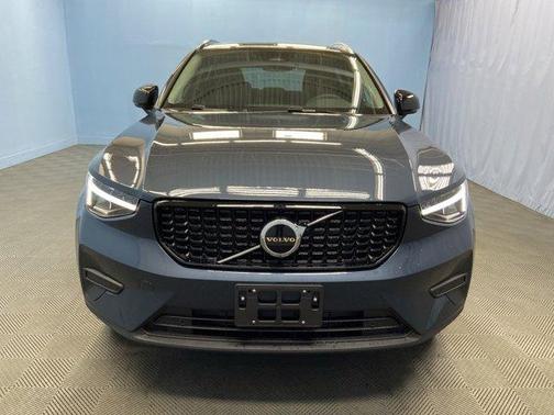 2026 Volvo XC40 PLUS