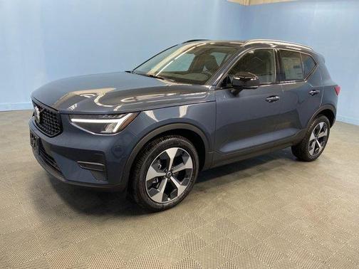 2026 Volvo XC40 PLUS